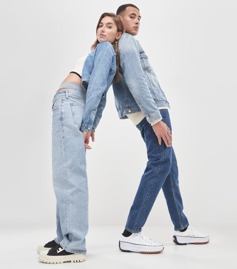 Zalando Lounge - Mann und Frau in Jenaskleidung